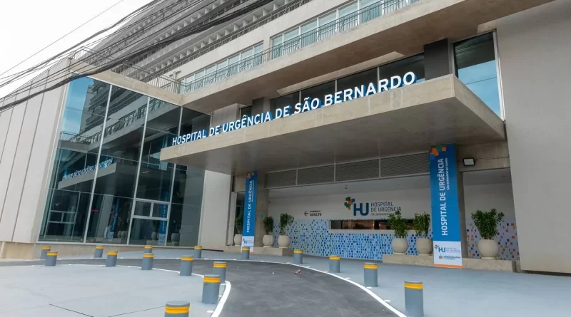 EM VISITA SURPRESA, PREFEITO DEMITE MÉDICO QUE DEIXAVA PACIENTES À ESPERA